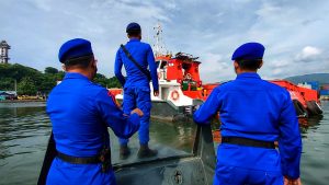 Polairud Polda NTB Temukan Kapal Pengangkut Material Lintasan Sirkuit Mandalika Yang Hilang Kontak