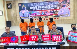 Polresta Mataram Bekuk Empat Pengedar Narkoba Dan Uang Puluhan Juta