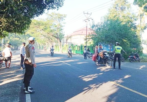 Polres Lombok Utara Terapkan Program Strong Poin di Jalan Raya
