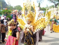 Kostum Unik Hiasi Pawai Alegoris Lombok Utara