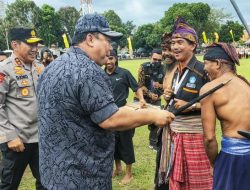 Selak Marong VS Pelor Emas Meriahkan Apel Besar Bersinar Polda NTB