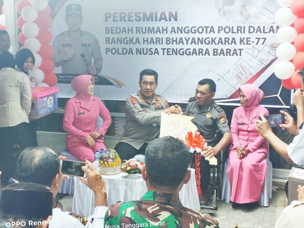 Polda NTB Bedah Rumah Anggota di Karang Buaya Jelang HUT Bhayangkara Ke-77