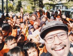 Kak Awan Berdongeng di Dompu Anak-Anak Tertawa