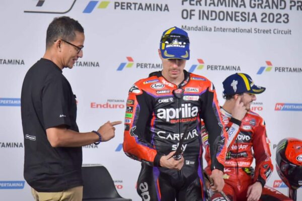 Juara MotoGP 2023 Mandalika Dihadiahi Keris