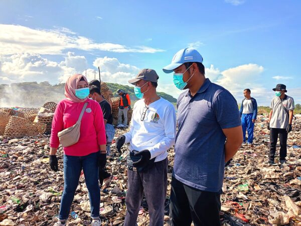 Peringati Hari Peduli Sampah Nasional, Pemda KLU Gelar Clean Up Day di Gili Trawangan