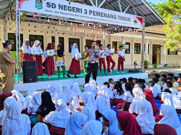 Polsanak Masuk Sekolah: Satlantas KLU Tanamkan Disiplin Berlalu Lintas Sejak Dini