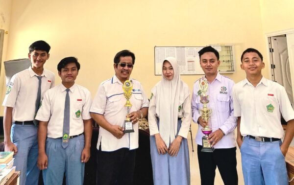 Ukir Sejarah, Band MAN 1 Loteng Sabet Juara Pertama Festival Band Pelajar se-NTB