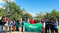 Mahasiswa KKN XXXII Universitas NW Mataram Tanam Ratusan Mangrove di Desa Tanjung Luar