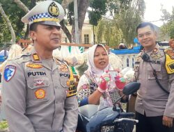 Pedagang Sayur Keliling Di Loteng Dapat SIM Gratis