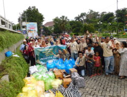 Alumni SMP Dolar Kembali Berbagi, Santuni Anak Yatim dan Bagi-Bagi Ribuan Takjil