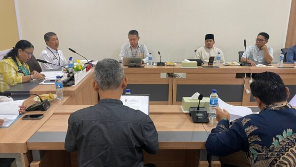 Pemprov NTB melakukan rapat harmonisasi tiga peraturan daerah dan peraturan gubernur dilakukan bersama Kantor Kementerian Hukum NTB.
