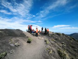 Evakuasi Pendaki Asal Brasil di Rinjani: Medan Ekstrem, Cuaca Tak Bersahabat