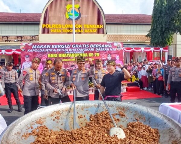 4.000 Warga Loteng Antusias Ikuti Makan Bergizi Gratis di Hari Bhayangkara ke-79