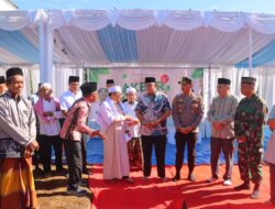 Pembangunan Gapura Islamic Center di KLU, Bupati Hingga Kapolres Bersama-Sama Meletakkan Batu Pertma