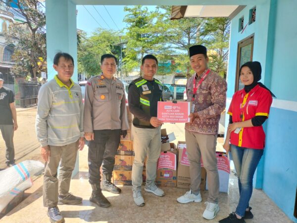 Alfamart Salurkan Bantuan Sembako Untuk Korban Banjir Mataram