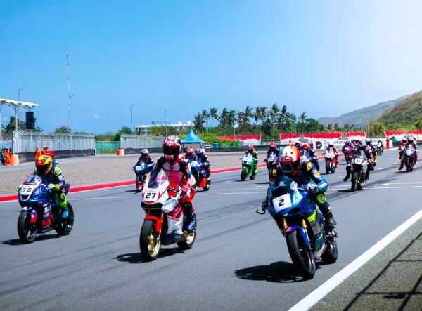 Seru.!! Aksi Saling Salip, Drama Penalti, dan Kejutan di Race 1 Mandalika Racing Series 2025