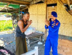 Polres Lotara Melalui Satpolairud Salurkan Bantuan Kepada Warga Pesisir