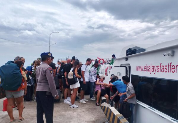 Polisi Amankan Pelabuhan Bangsal, Pastikan Keamanan Wisatawan Jelang Akhir Pekan