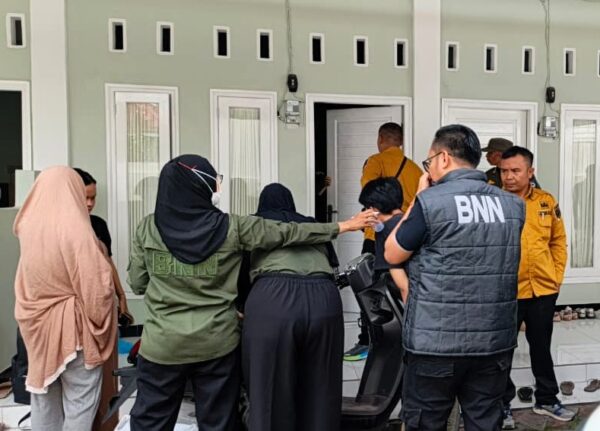 BNN Kota Mataram Gelar Razia Gabungan di Ampenan: 8 Orang Positif Narkoba Diamankan