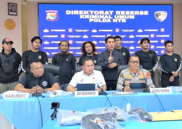 Sadis! Terlilit Utang, Pria di Mataram Jerat Leher dan Bakar Jasad Ibu Kandung di Sekotong