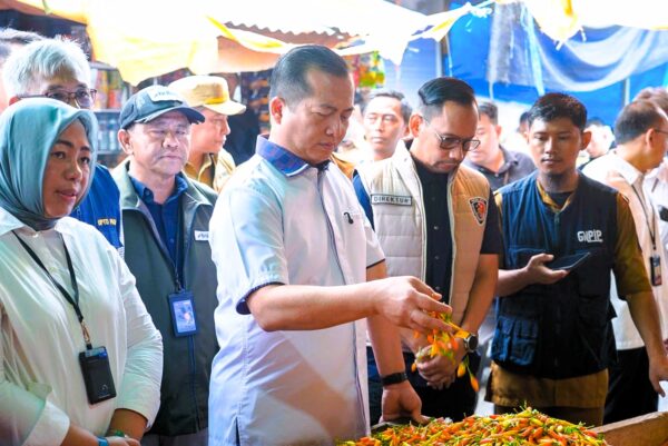 Harga Cabai di NTB Tembus Rp95 Ribu, Miq Iqbal 'Gercep' Sidak Pasar Mandalika: Jumat Kita Intervensi