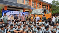 Perkuat Praktik Siswa, SMKN 3 Mataram Terima Hibah Truk Fuso Fighter dari Mitsubishi