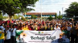 Umat Buddha Lombok Utara Bagikan Ribuan Kelapa Muda Untuk Takjil