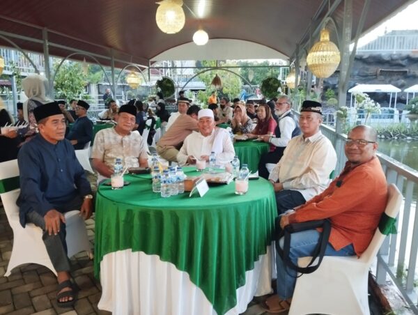 Hangatnya Silaturahmi di Kediaman Brigjen Pol. Lalu Muhammad Iwan, Puluhan Jurnalis NTB Buka Puasa Bersama
