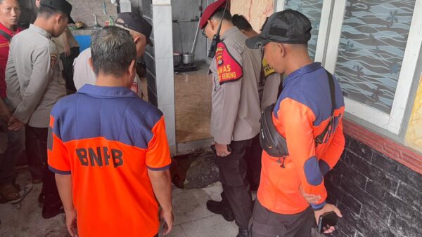 Fenomena Alam Langka di Beleka: Tanah Mengeluarkan Asap dan Air Mendidih, Warga Geger