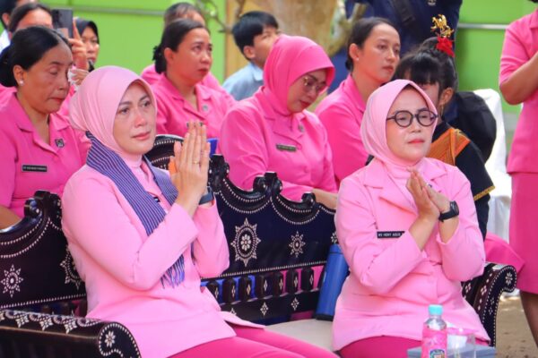 Air Mata Ny. Uty Pecah di SLBN 1 Lombok Utara: "Kalian Tidak Sendiri, Kalian Istimewa!"