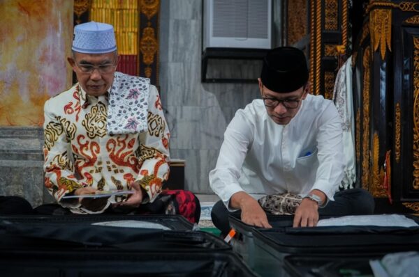 Melepas Dunia di Sekarbela: Isak Tangis dan Doa Mengalir dalam Tradisi ‘Nyimpen’ Jemaah Haji