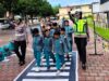 Lawan Kekerasan Sejak Dini, Polda NTB Ajak Siswa SD Gaungkan Gerakan ‘Rise and Speak’