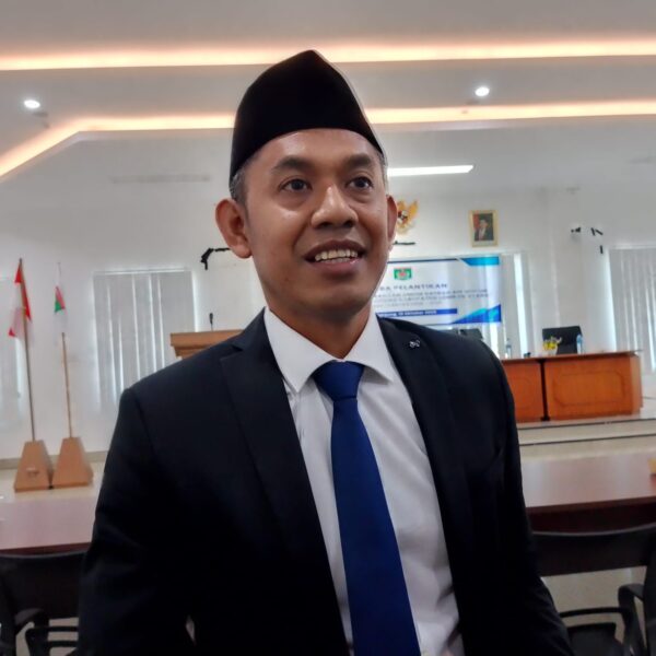 Sikapi Demo Warga Gili Meno, Dirut PDAM KLU Tegaskan Ogah Terjebak Opsi 'Pipa Bawah Laut atau Tidak Sama Sekali