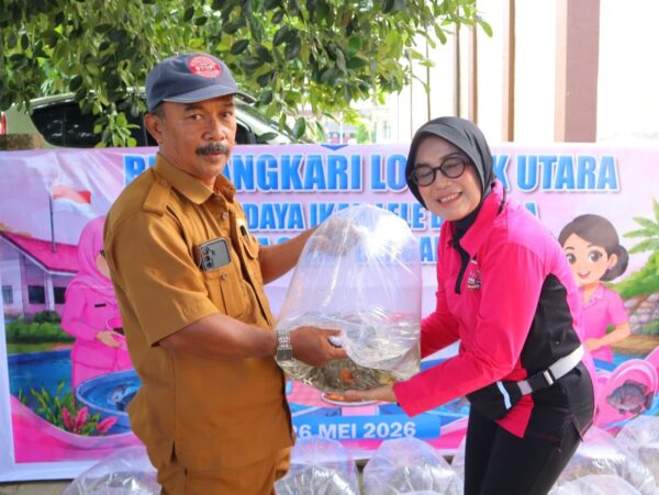 Gerakan Pangan Mandiri: DKP NTB Serahkan 6.000 Benih Ikan ke Bhayangkari Lombok Utara
