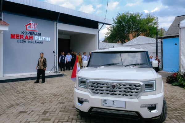 Dampingi Presiden Prabowo, Wamenpar Ni Luh Puspa Sebut Koperasi Merah Putih Jadi Motor Baru Desa Wisata