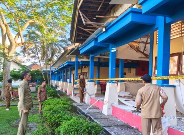 BREAKING NEWS: SMAN 7 Mataram Ambruk Saat Jam Istirahat, 5 Siswa Terluka, Pemprov NTB Bongkar Akar Masalahnya