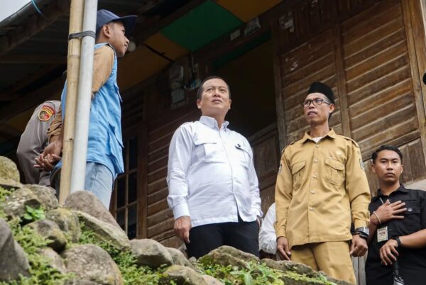 Cetak Sejarah, Miq Iqbal Gubernur Pertama yang Injakkan Kaki di Donggo, Langsung Eksekusi Masalah Air Bersih