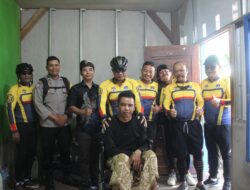 Gowes Kamtibmas ke Bayan, Kapolres Lombok Utara Sambangi Warga Stroke dan Beri Bantuan Kursi Roda