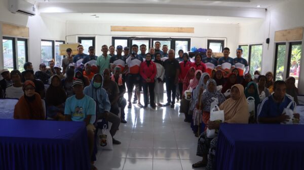 Gowes Kamtibmas Polres Lombok Utara Tembus Desa Ke-41, Kapolres AKBP Agus Purwanta Bagi Sembako untuk Lansia