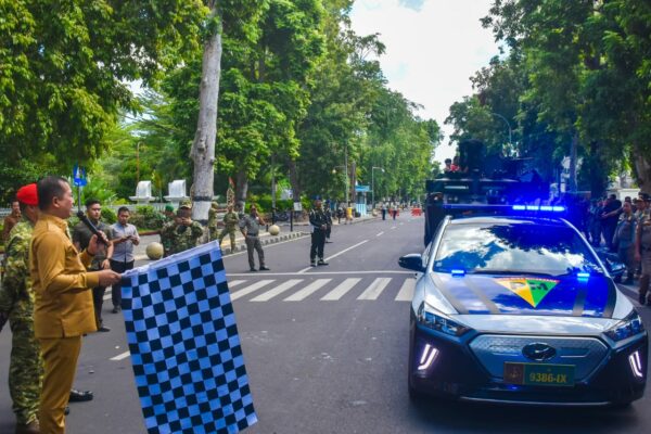 Mandalika Makin Aman, Gubernur Iqbal dan Komandan Kopassus Lepas Konvoi Kendaraan Taktis