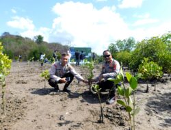 Turut Serta Tanam Mangrove Dengan ITDC, Kapolsek Mandalika: Ini Bisa Menjaga Stabilitas Kamtibmas