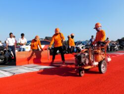 Persiapan MotoGP Mandalika Capai 85 Persen, Penggecatan Lintasan Pertahankan Motif Tenun Sasambo