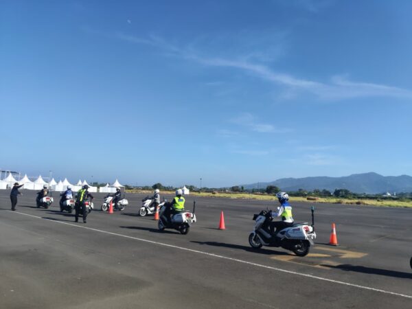 Aksi Tangguh Polwan Polda NTB Taklukkan Moge, Bersiap Amankan Pengawalan MotoGP Mandalika 2026