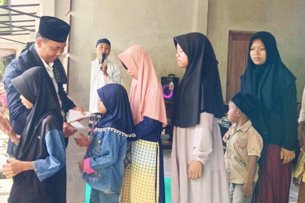 Komitmen Berkelanjutan Pengusaha Muda: Bung Yakub Santuni 60 Anak Yatim di Desa Pengadang