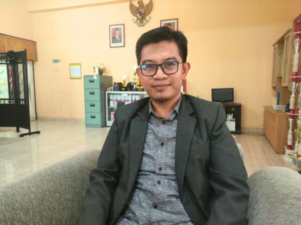 Fokus Melanjutkan Estafet Kepemimpinan dan Dekatkan Siswa ke Industri, Dading Resmi Jabat PLT Kepsek SMKN 2 Mataram